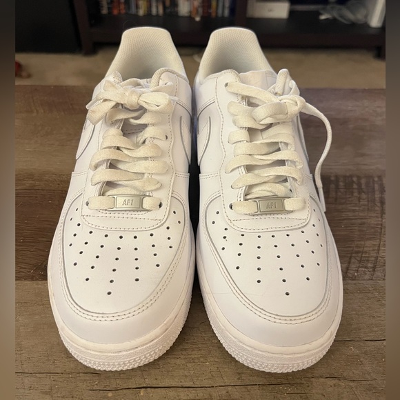 Sneakers - Picture 4 of 6